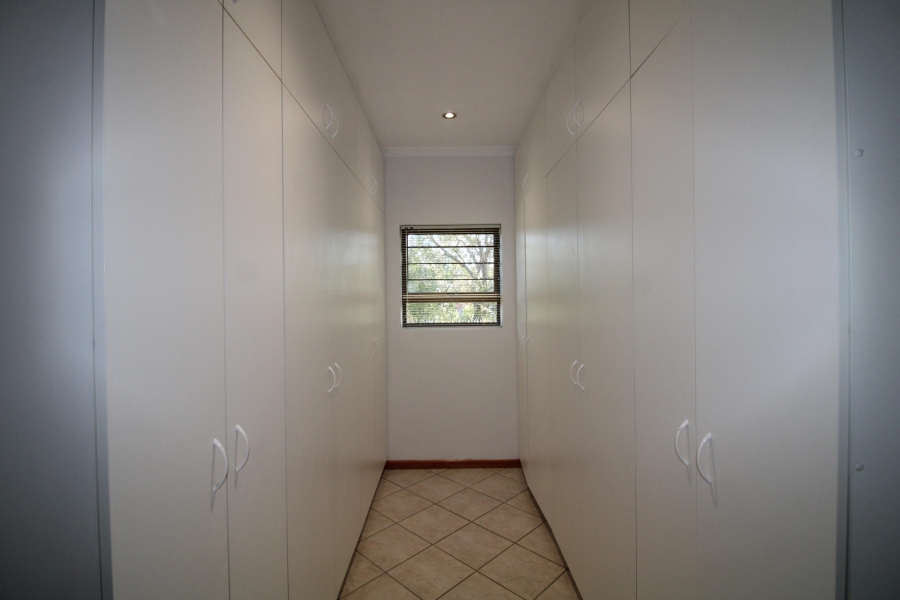 To Let 3 Bedroom Property for Rent in Somerset West Western Cape